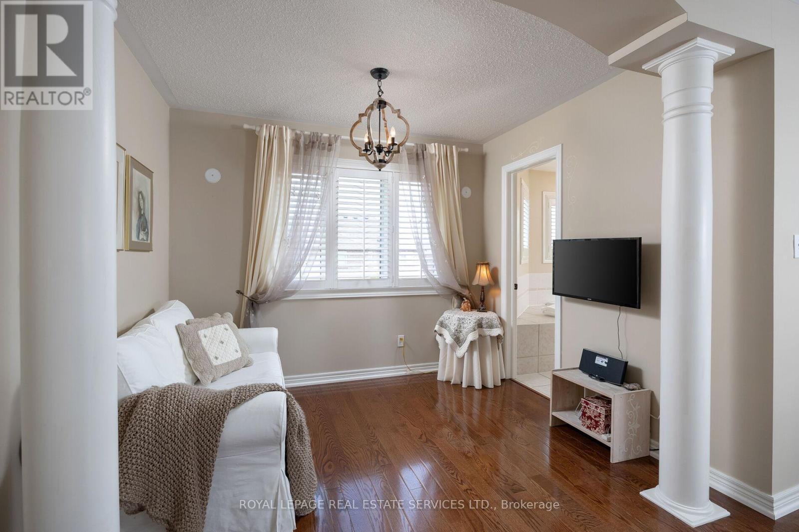 












2182 MARIPOSA ROAD

,
Oakville,




Ontario
L6M4R9

