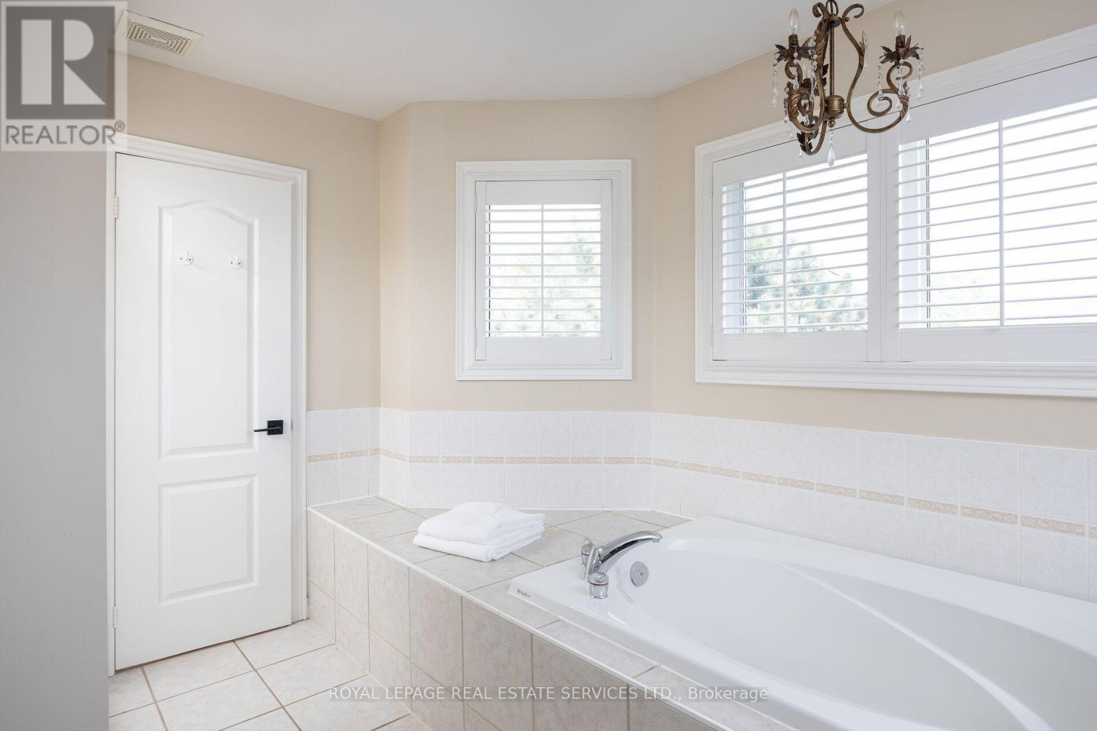 












2182 MARIPOSA ROAD

,
Oakville,




Ontario
L6M4R9

