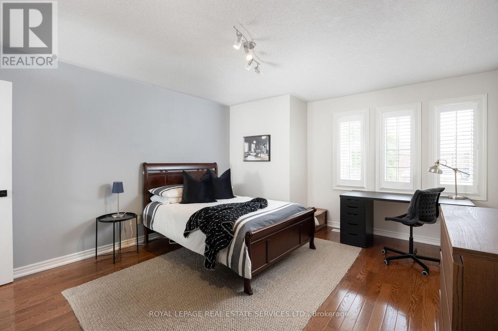 












2182 MARIPOSA ROAD

,
Oakville,




Ontario
L6M4R9

