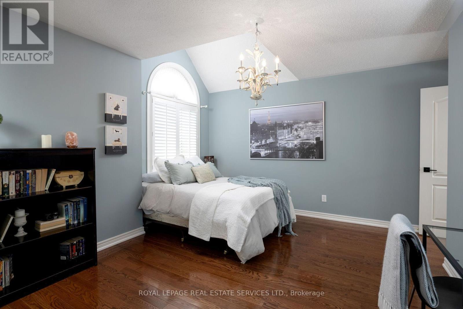 












2182 MARIPOSA ROAD

,
Oakville,




Ontario
L6M4R9

