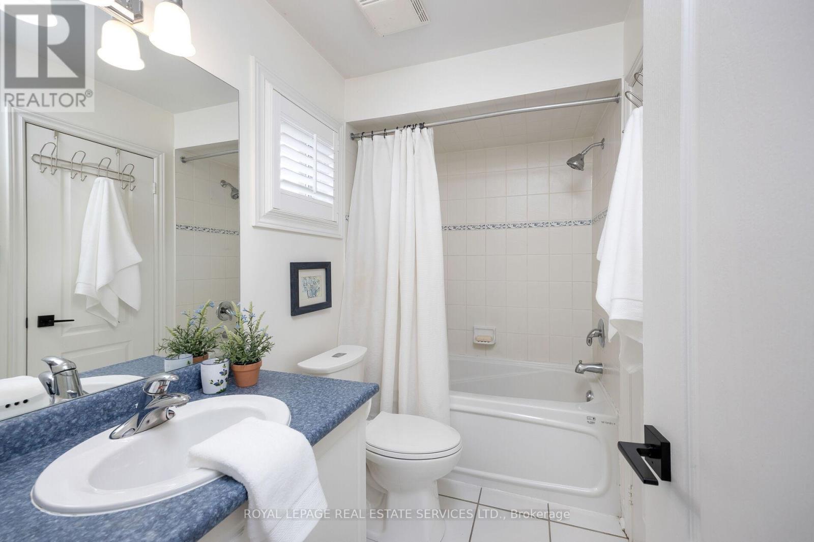 












2182 MARIPOSA ROAD

,
Oakville,




Ontario
L6M4R9

