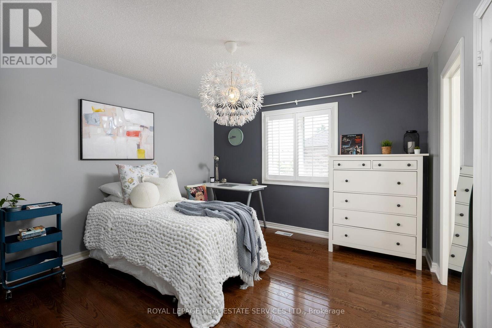 












2182 MARIPOSA ROAD

,
Oakville,




Ontario
L6M4R9


