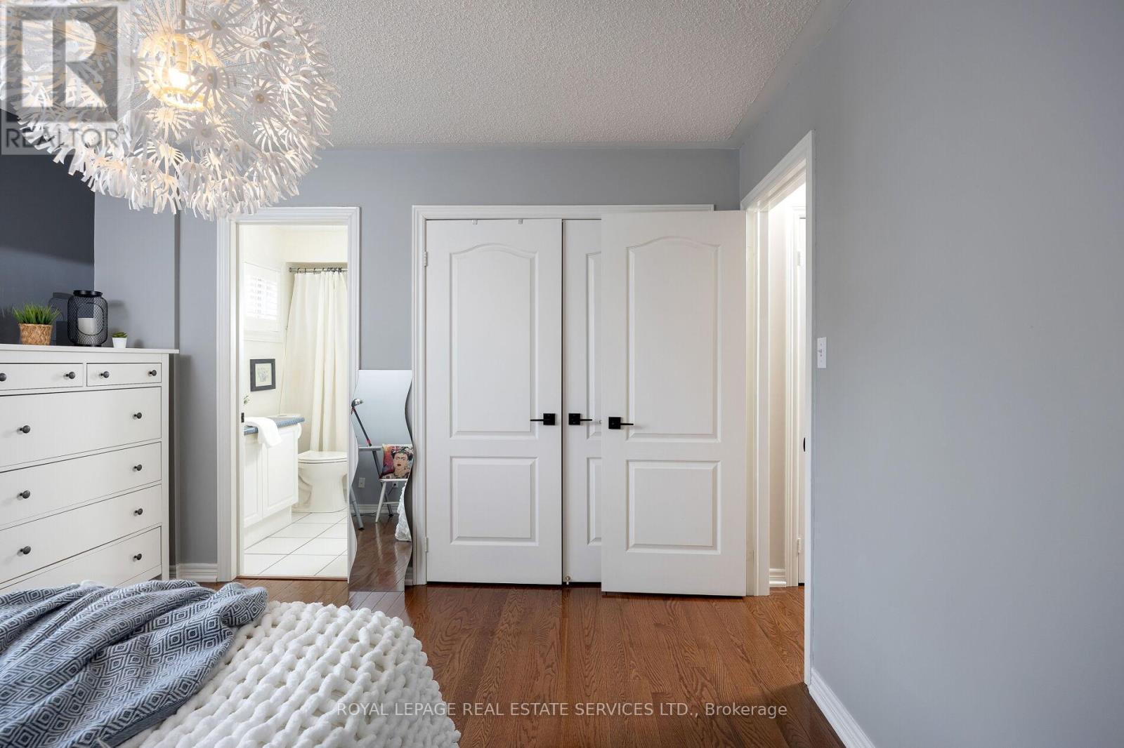 












2182 MARIPOSA ROAD

,
Oakville,




Ontario
L6M4R9

