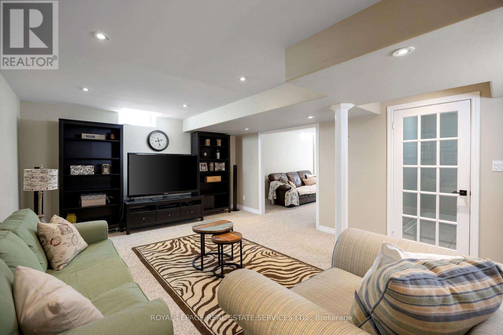 












2182 MARIPOSA ROAD

,
Oakville,




Ontario
L6M4R9

