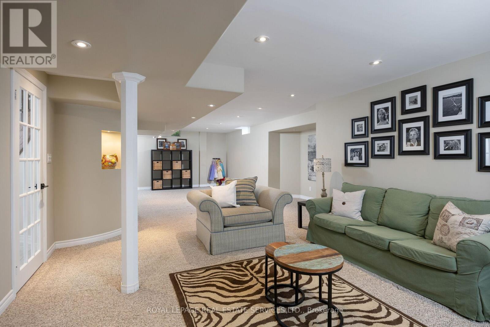 












2182 MARIPOSA ROAD

,
Oakville,




Ontario
L6M4R9

