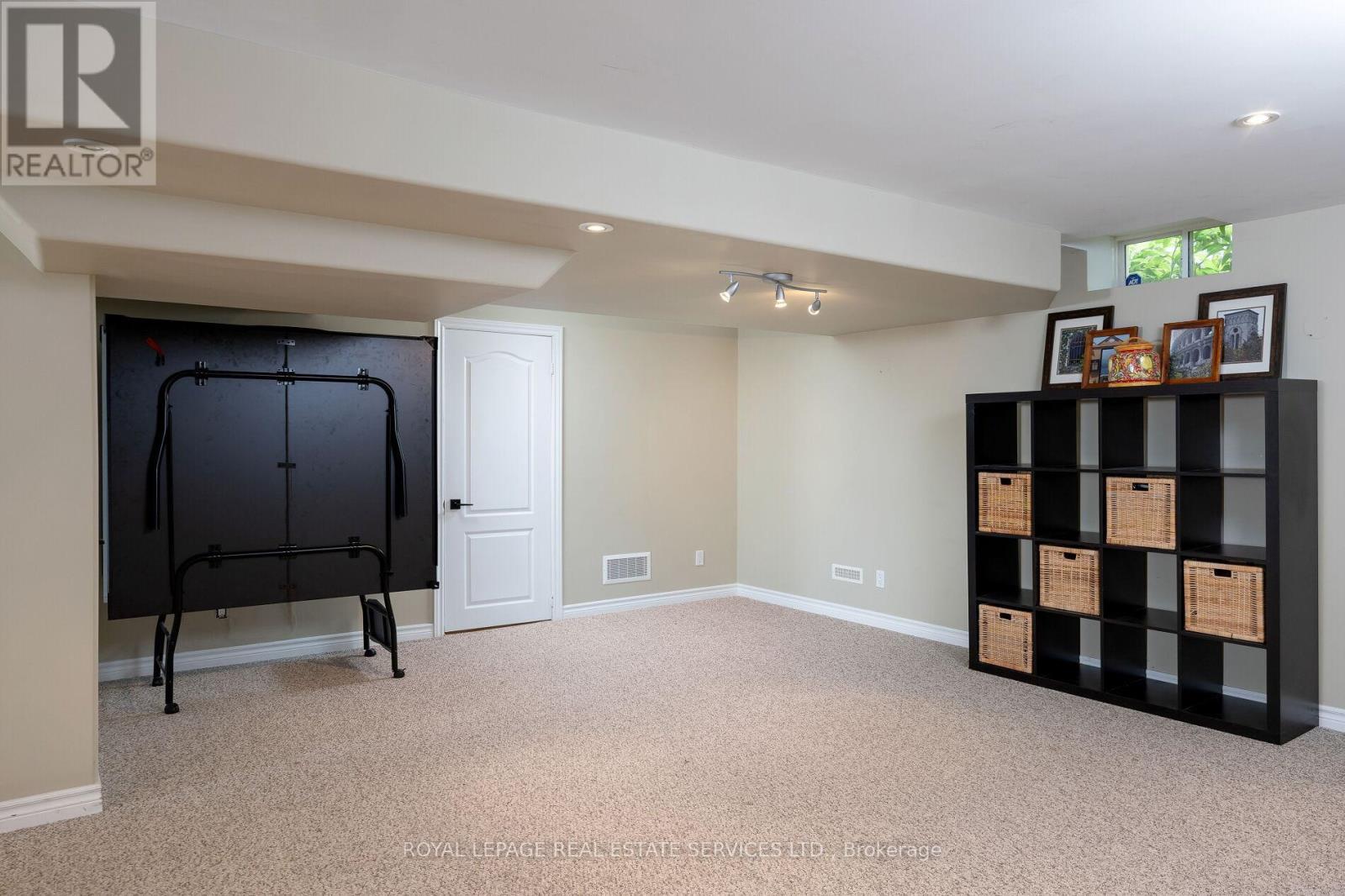 












2182 MARIPOSA ROAD

,
Oakville,




Ontario
L6M4R9

