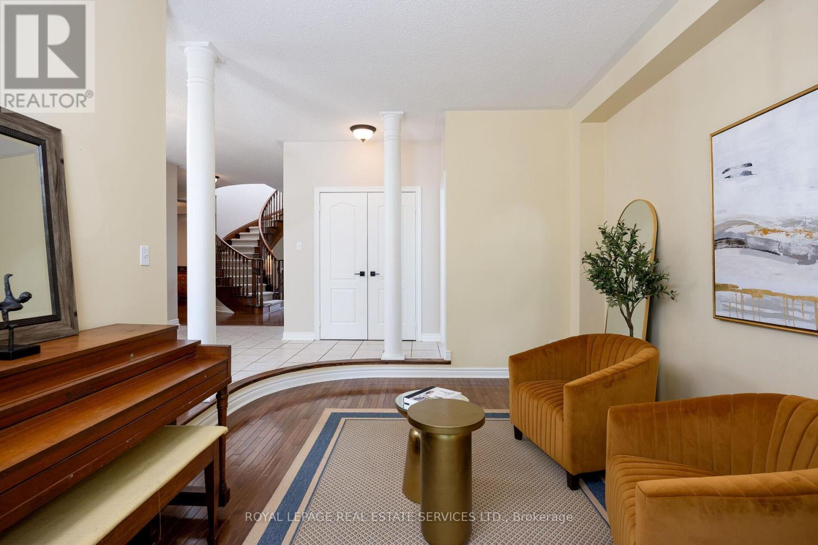 












2182 MARIPOSA ROAD

,
Oakville,




Ontario
L6M4R9


