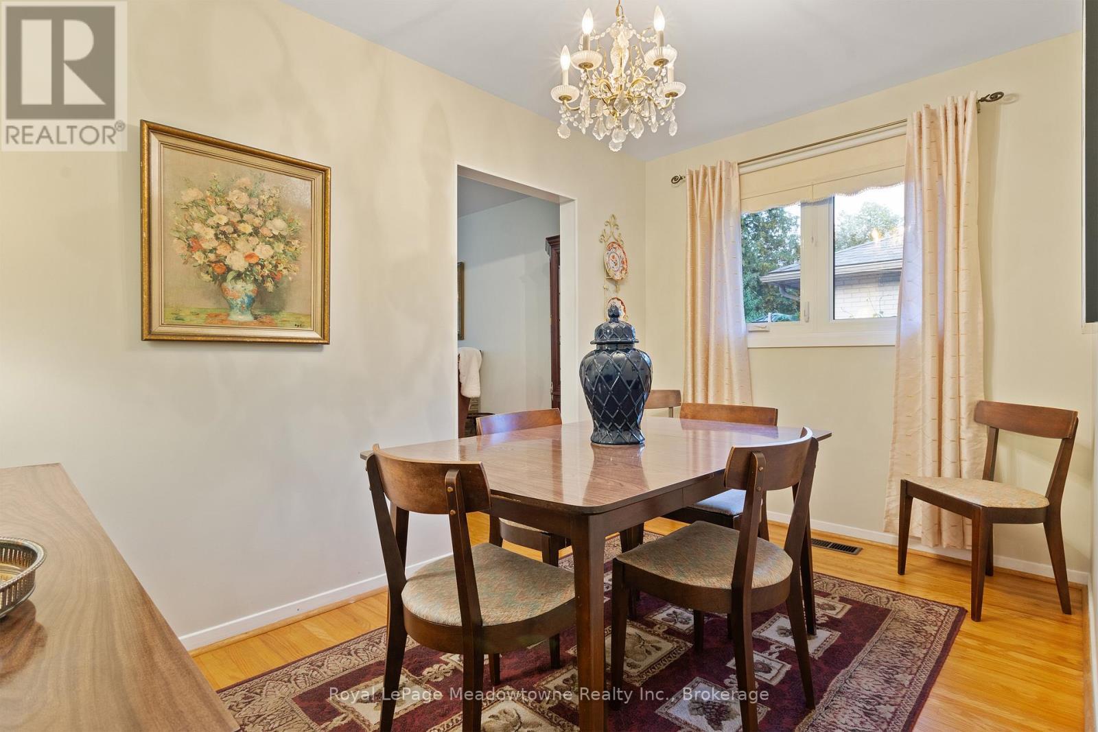 












1460 THETFORD COURT

,
Mississauga (Clarkson),




Ontario
L5J3N4

