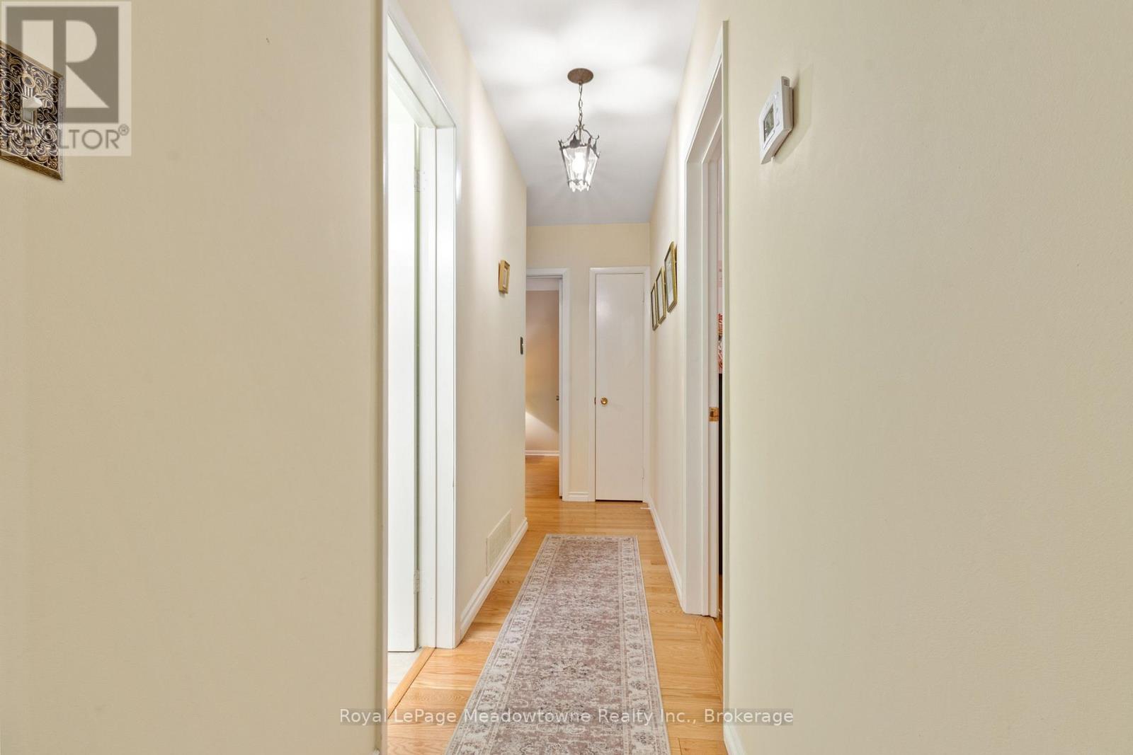 












1460 THETFORD COURT

,
Mississauga (Clarkson),




Ontario
L5J3N4

