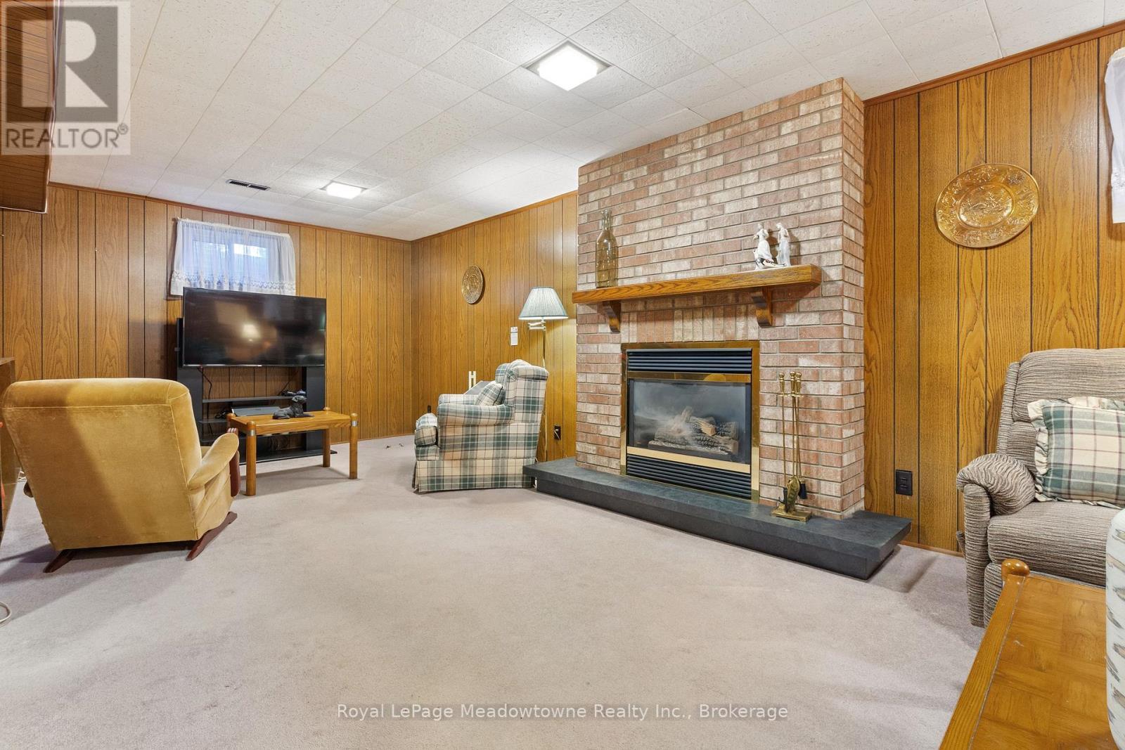 












1460 THETFORD COURT

,
Mississauga (Clarkson),




Ontario
L5J3N4

