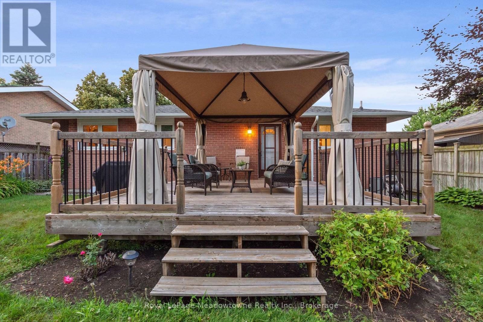 












1460 THETFORD COURT

,
Mississauga (Clarkson),




Ontario
L5J3N4

