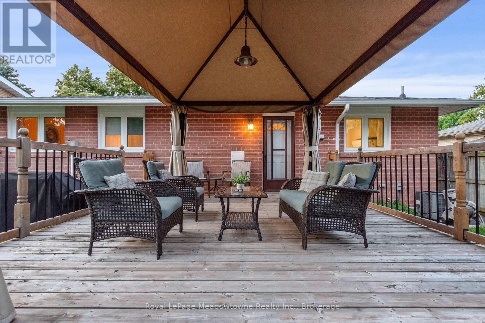 












1460 THETFORD COURT

,
Mississauga (Clarkson),




Ontario
L5J3N4

