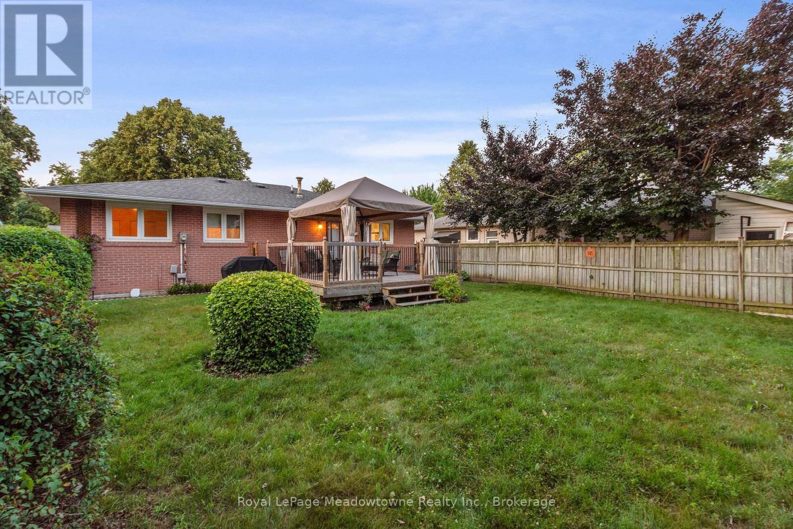 












1460 THETFORD COURT

,
Mississauga (Clarkson),




Ontario
L5J3N4

