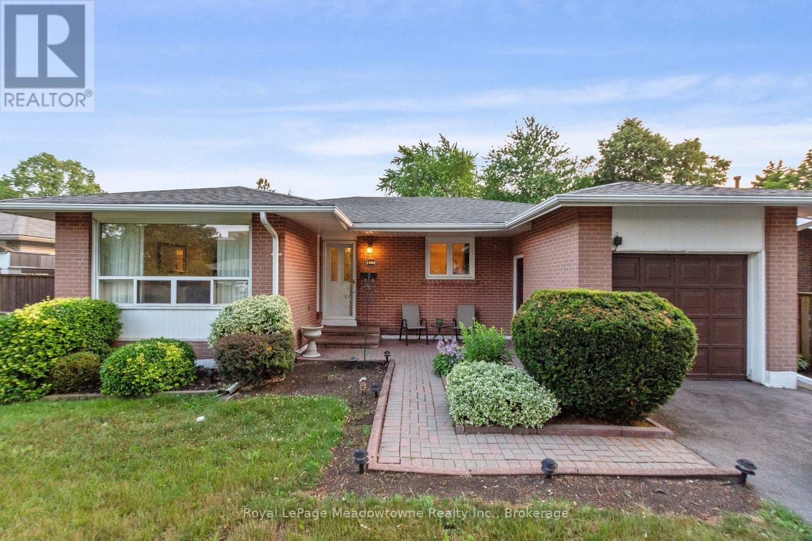 












1460 THETFORD COURT

,
Mississauga (Clarkson),




Ontario
L5J3N4

