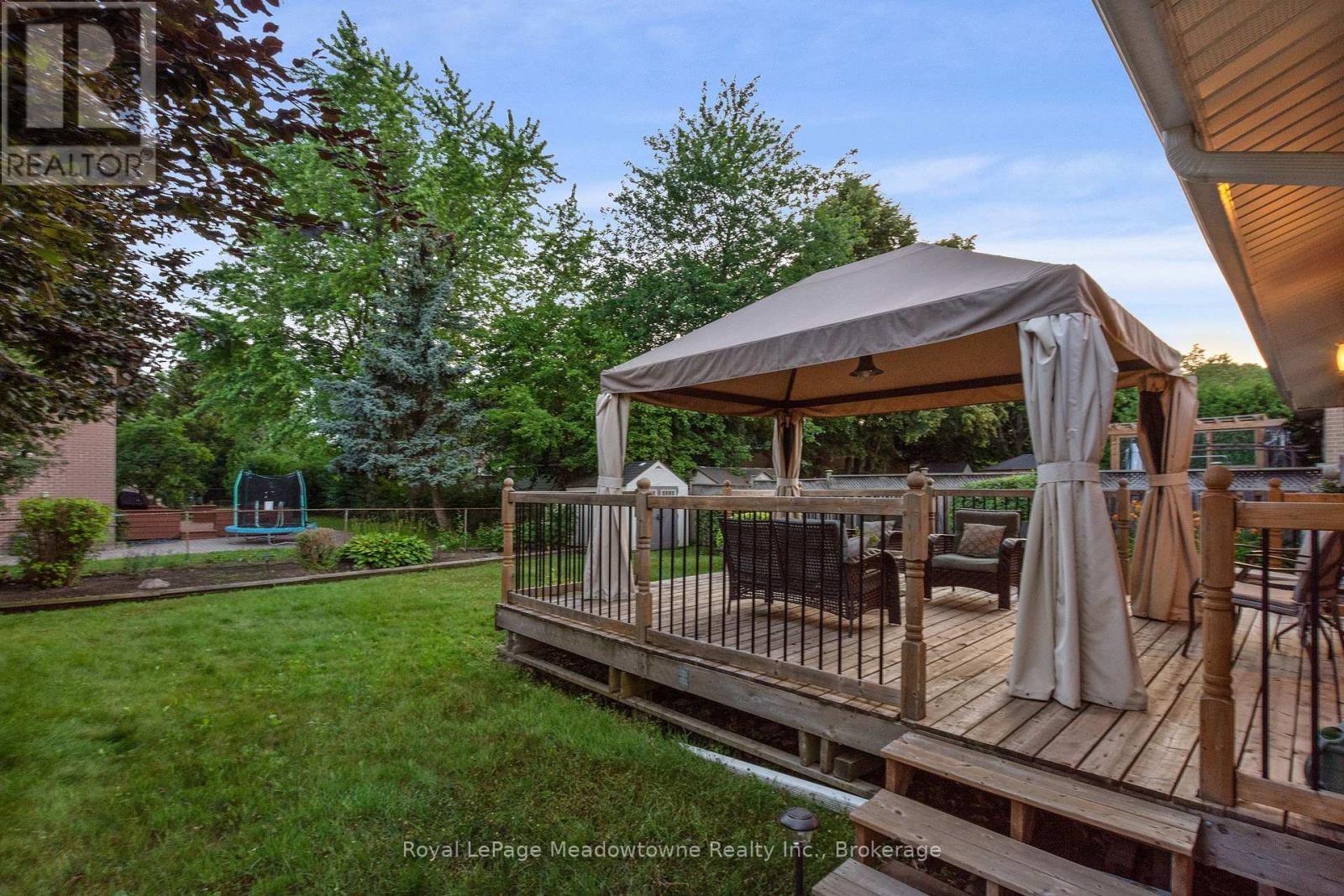 












1460 THETFORD COURT

,
Mississauga (Clarkson),




Ontario
L5J3N4

