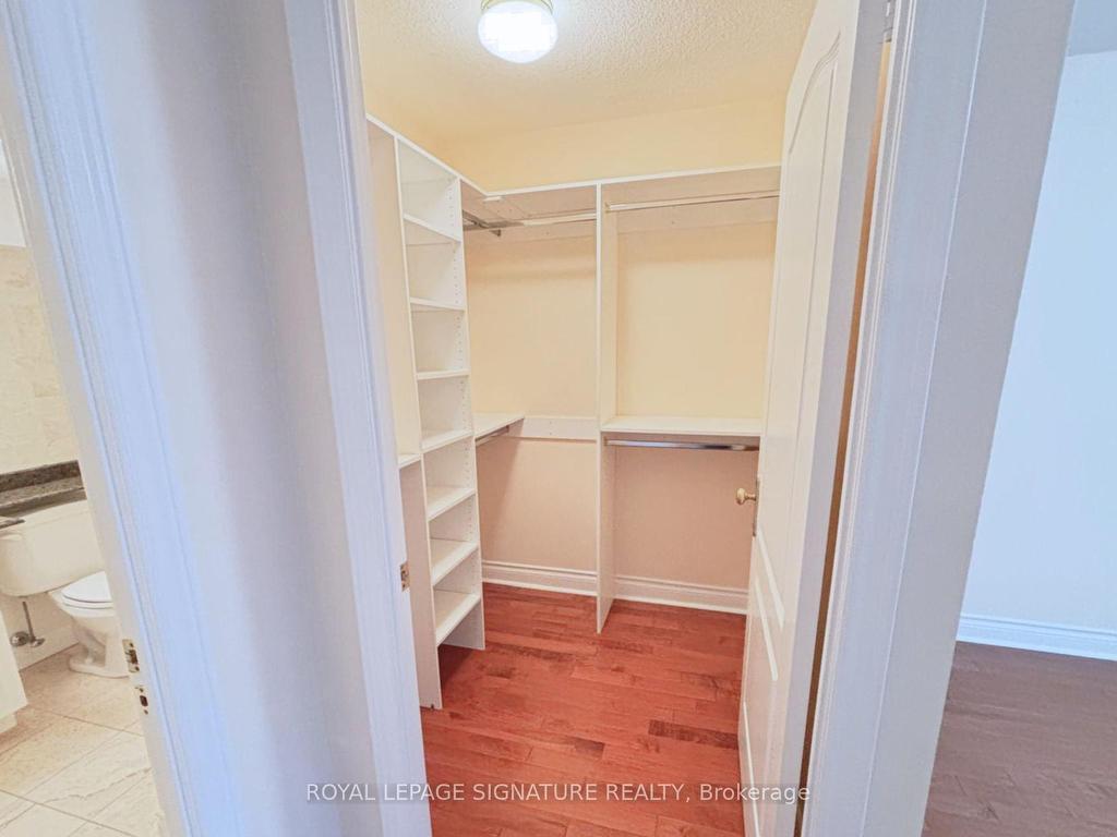 









800


Spadina

Road, 404,
Toronto,




ON
M5P 3N2

