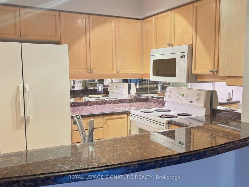 









800


Spadina

Road, 404,
Toronto,




ON
M5P 3N2

