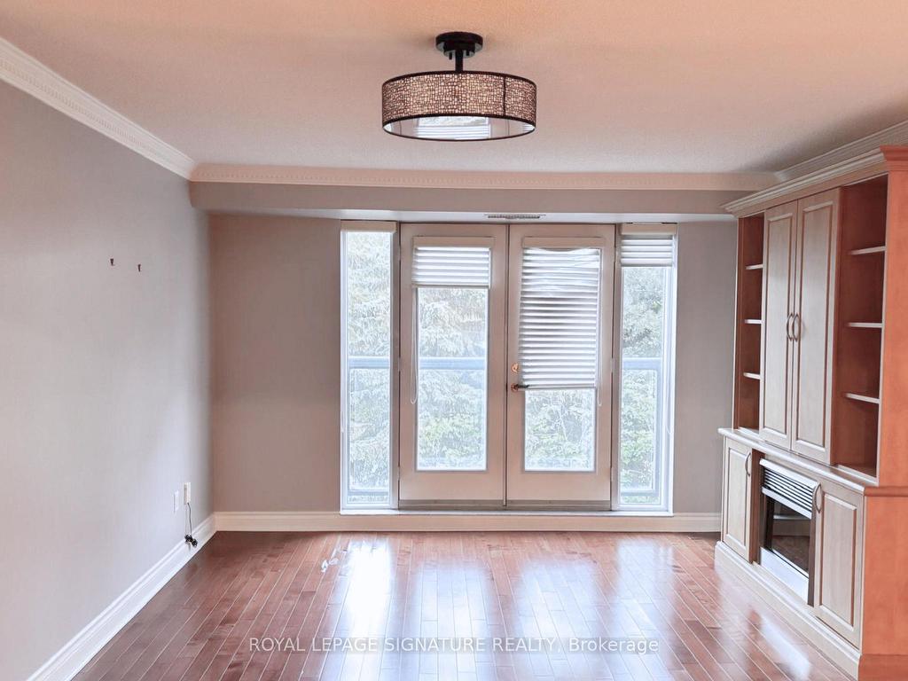 









800


Spadina

Road, 404,
Toronto,




ON
M5P 3N2

