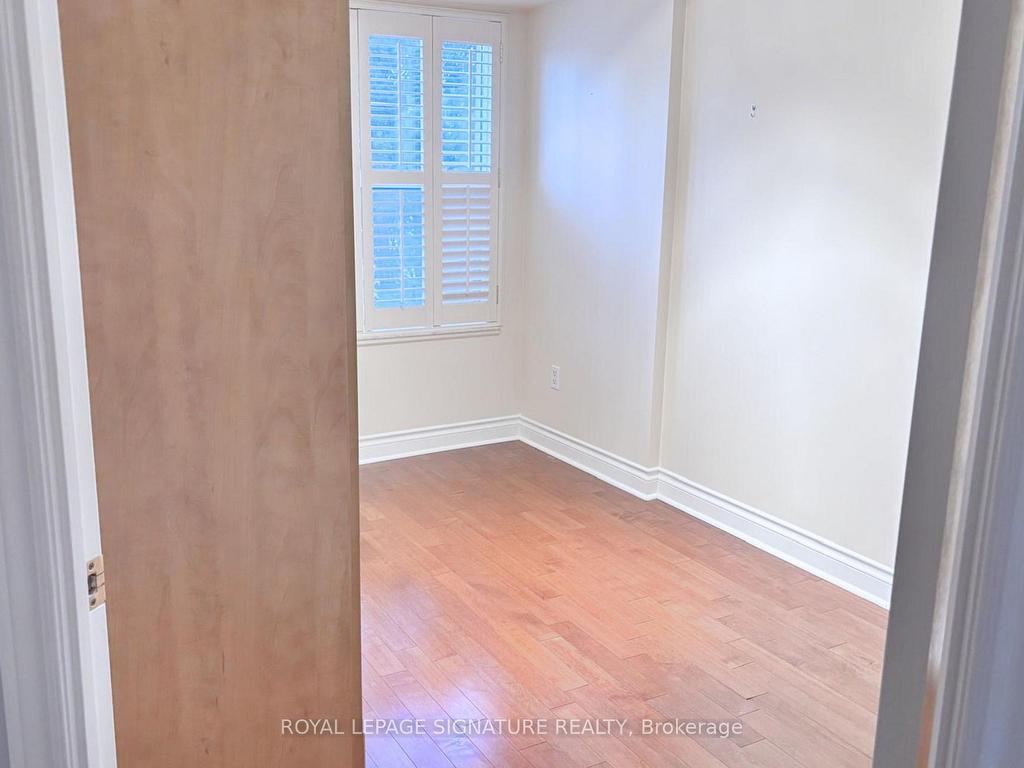 









800


Spadina

Road, 404,
Toronto,




ON
M5P 3N2

