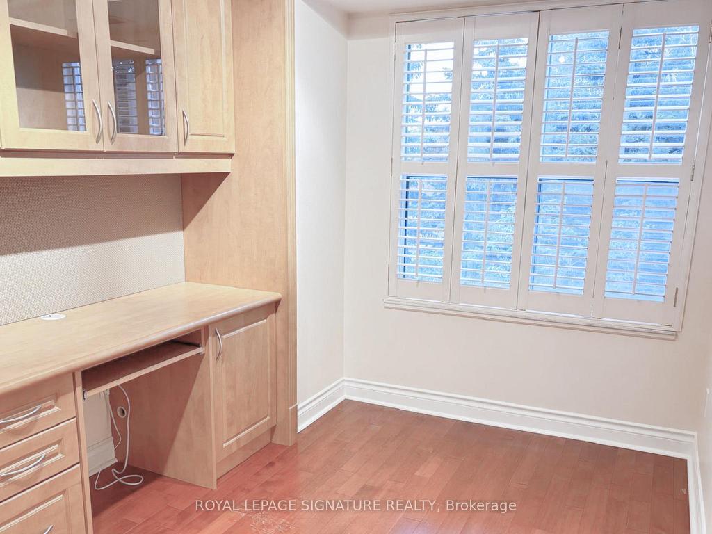 









800


Spadina

Road, 404,
Toronto,




ON
M5P 3N2

