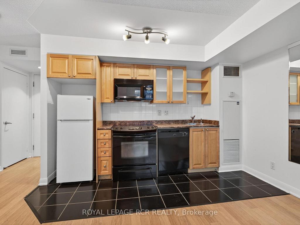 









600


Fleet

Street, 310,
Toronto,




ON
M5V 1B7

