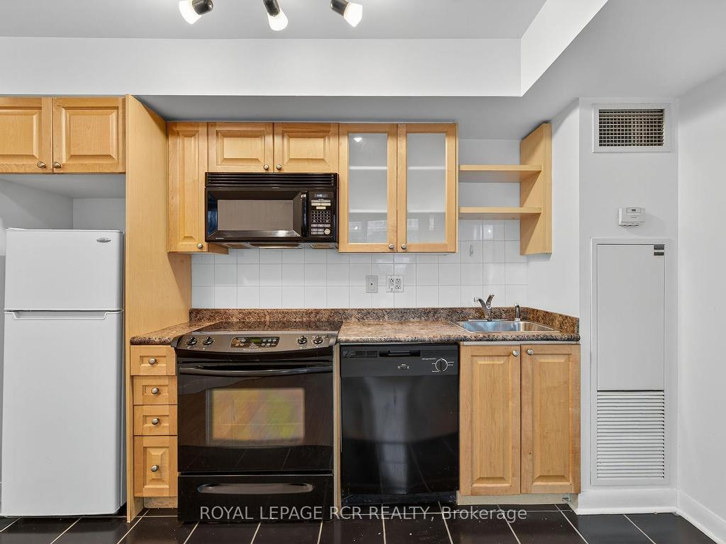 









600


Fleet

Street, 310,
Toronto,




ON
M5V 1B7


