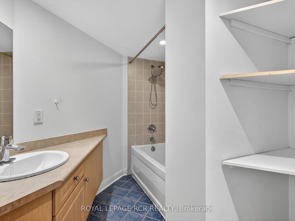 









600


Fleet

Street, 310,
Toronto,




ON
M5V 1B7

