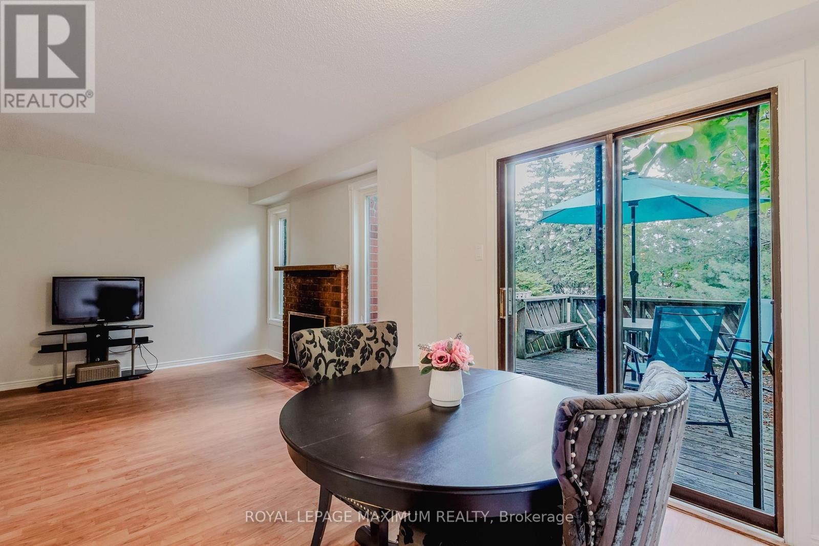 












6 CASSANDER CRESCENT

,
Brampton,




Ontario
L6Z1Z2

