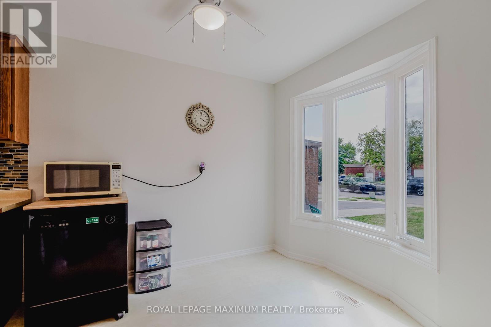 












6 CASSANDER CRESCENT

,
Brampton,




Ontario
L6Z1Z2

