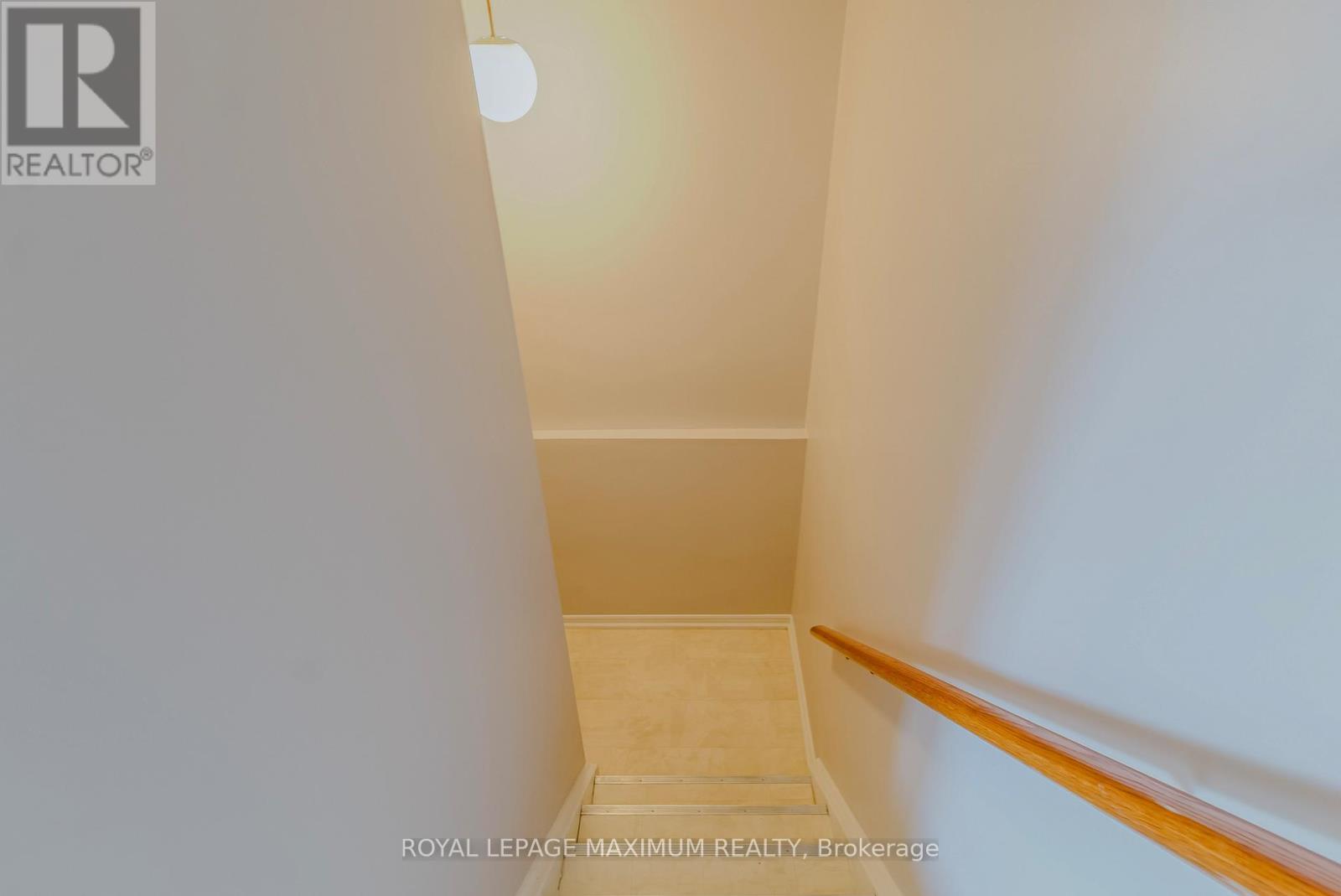 












6 CASSANDER CRESCENT

,
Brampton,




Ontario
L6Z1Z2

