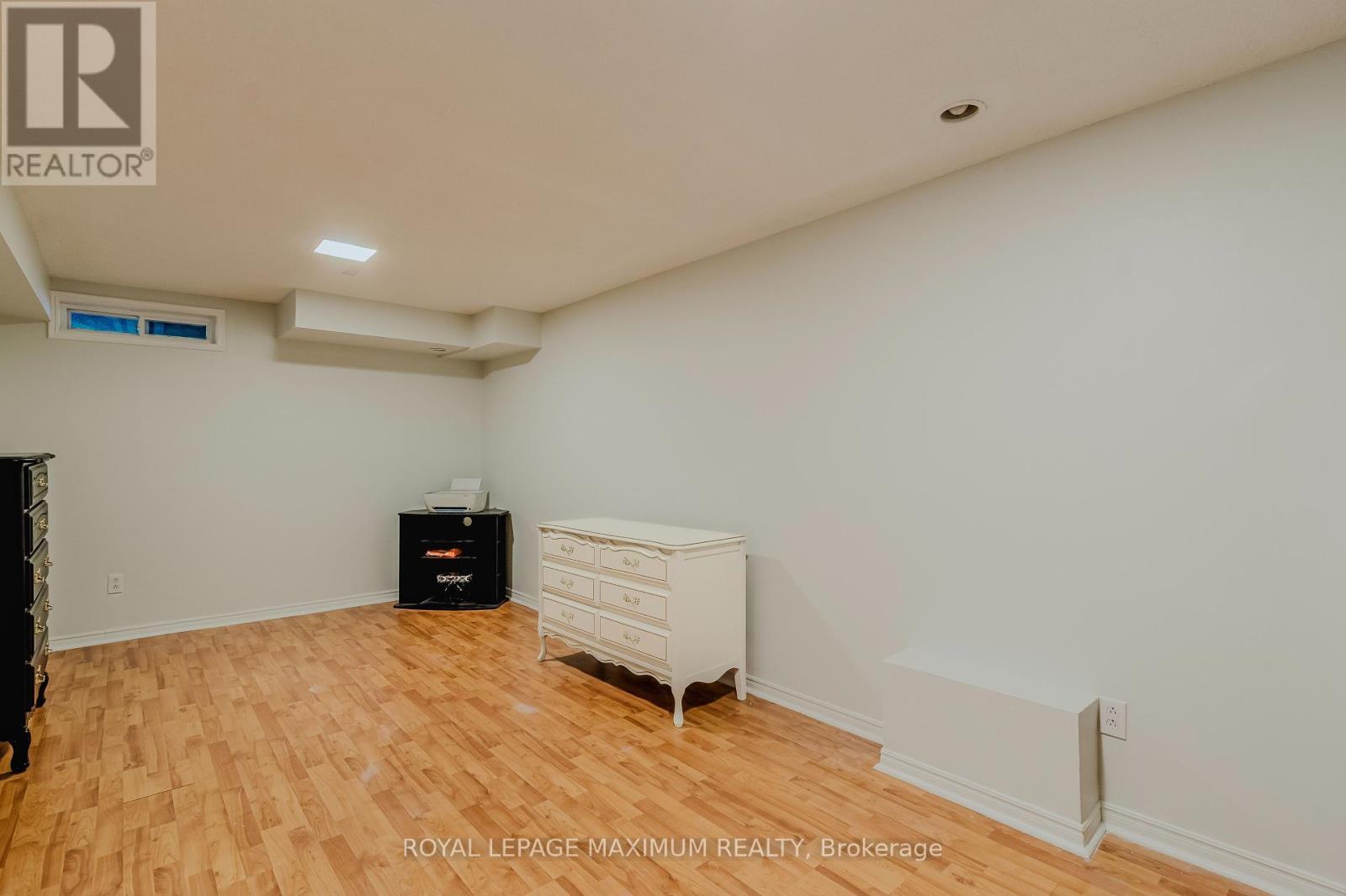 












6 CASSANDER CRESCENT

,
Brampton,




Ontario
L6Z1Z2


