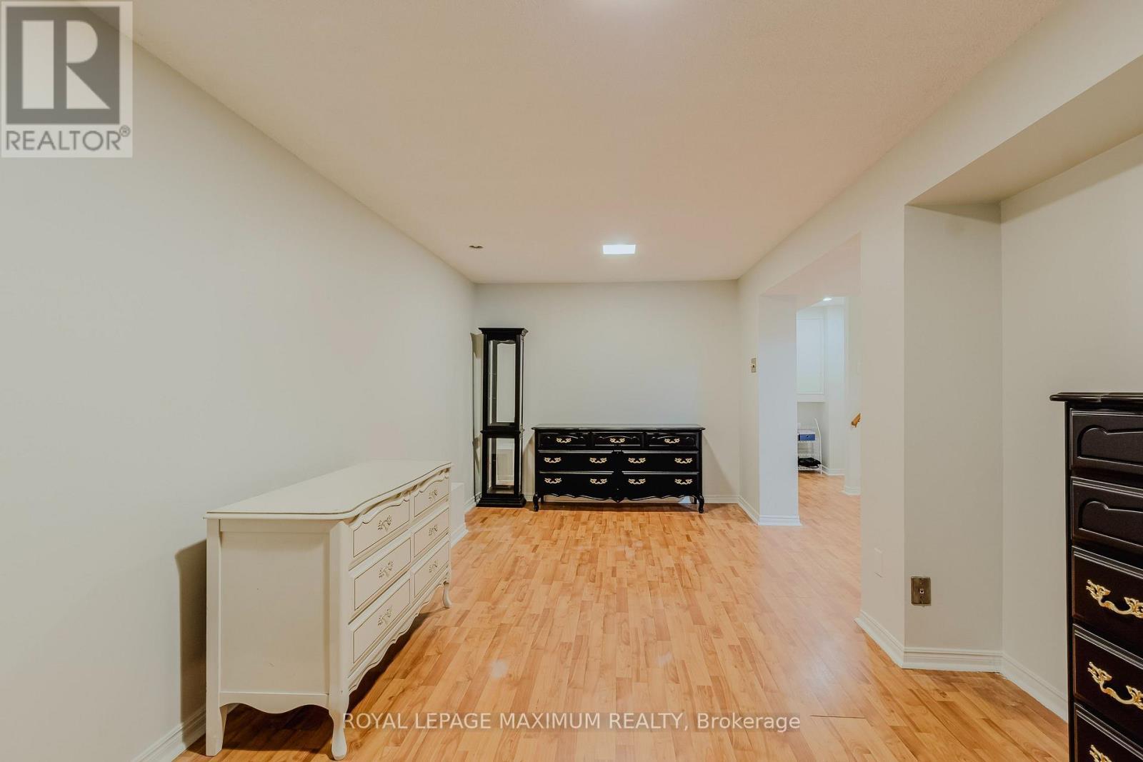 












6 CASSANDER CRESCENT

,
Brampton,




Ontario
L6Z1Z2

