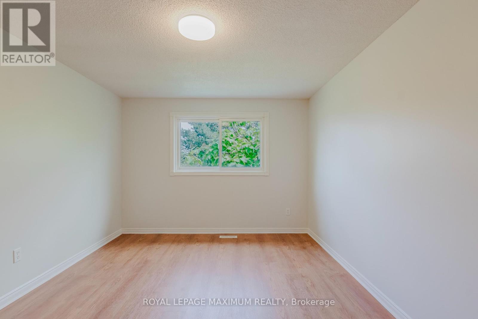 












6 CASSANDER CRESCENT

,
Brampton,




Ontario
L6Z1Z2

