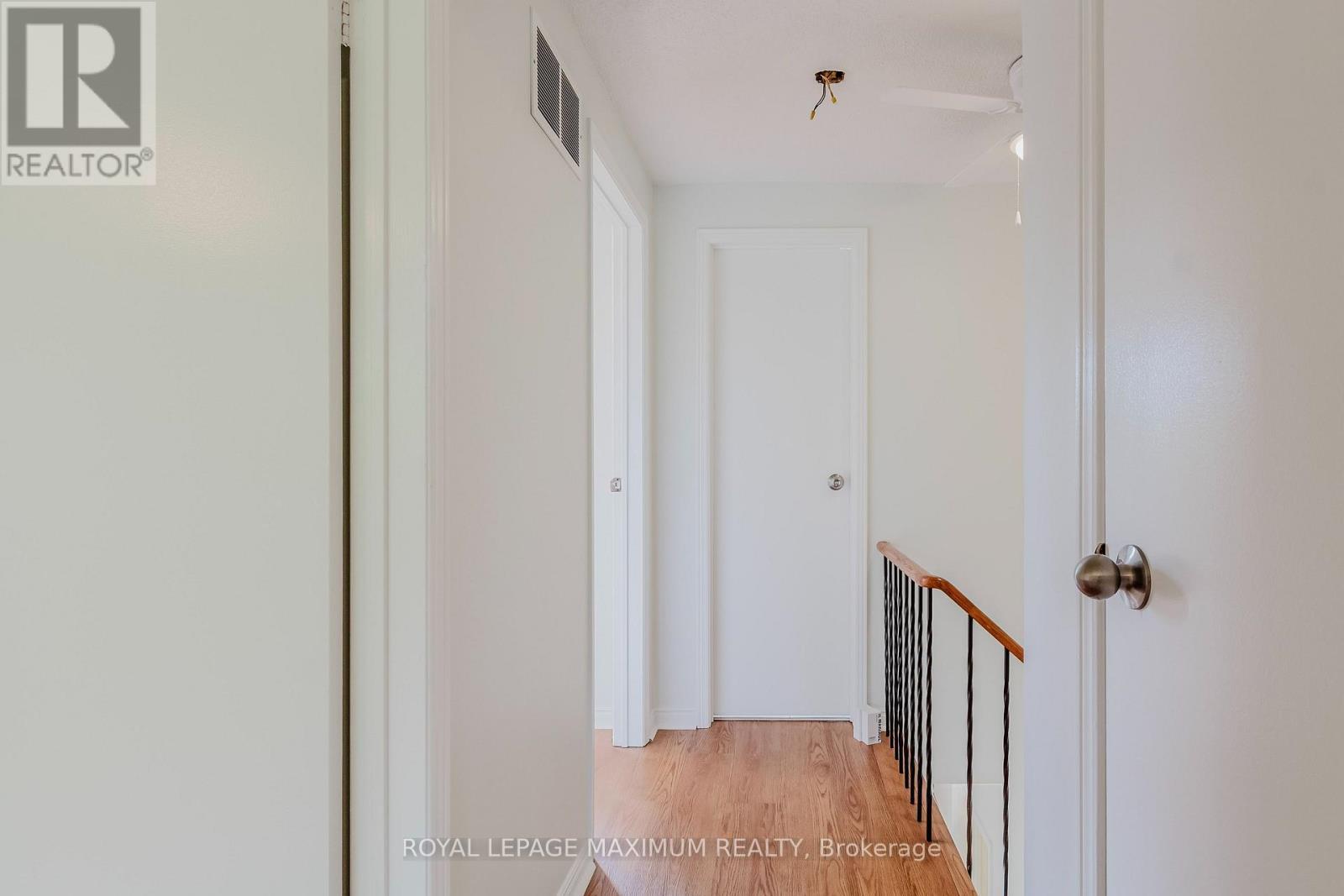 












6 CASSANDER CRESCENT

,
Brampton,




Ontario
L6Z1Z2

