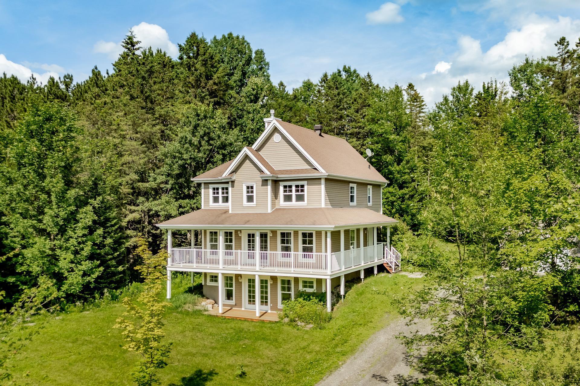 









5917


Ch. de Val-du-Lac

,
Sherbrooke (Brompton/Rock Forest/Saint-Élie/Deauville),




QC
J1N0E9

