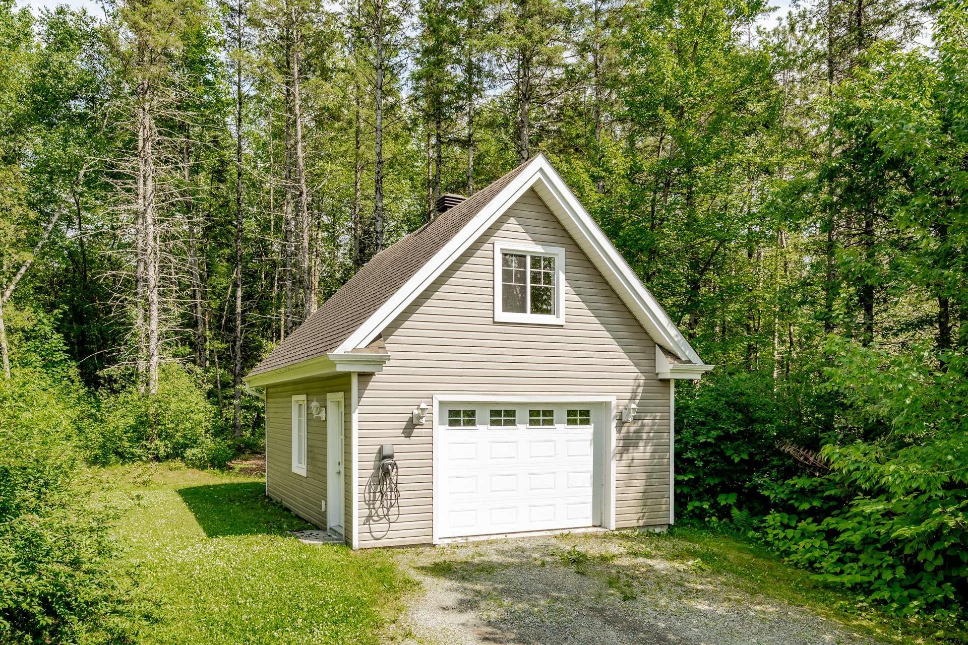 









5917


Ch. de Val-du-Lac

,
Sherbrooke (Brompton/Rock Forest/Saint-Élie/Deauville),




QC
J1N0E9

