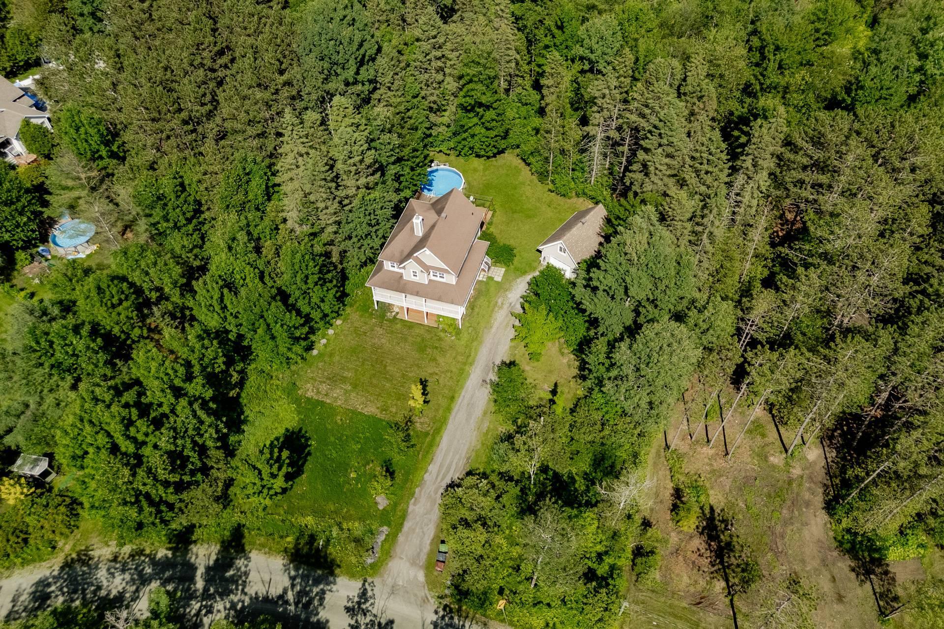









5917


Ch. de Val-du-Lac

,
Sherbrooke (Brompton/Rock Forest/Saint-Élie/Deauville),




QC
J1N0E9

