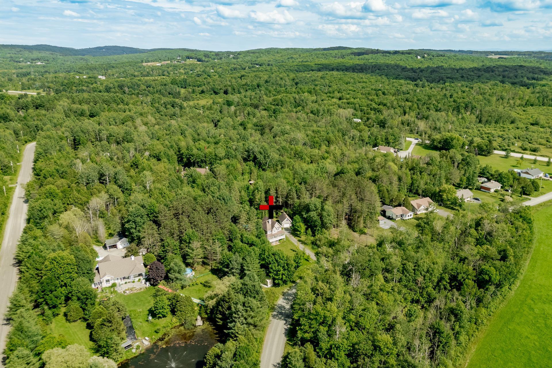 









5917


Ch. de Val-du-Lac

,
Sherbrooke (Brompton/Rock Forest/Saint-Élie/Deauville),




QC
J1N0E9


