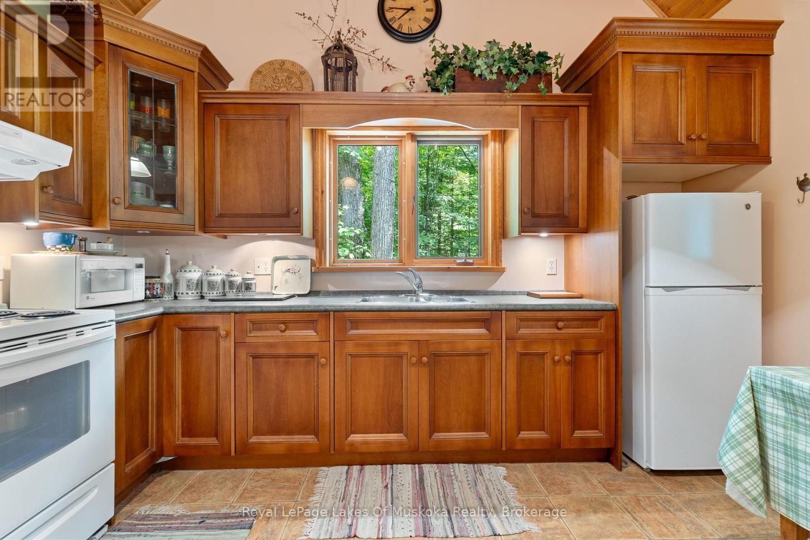 












1236 GRACE ROAD

,
Minden Hills (Minden),




Ontario
K0M2K0

