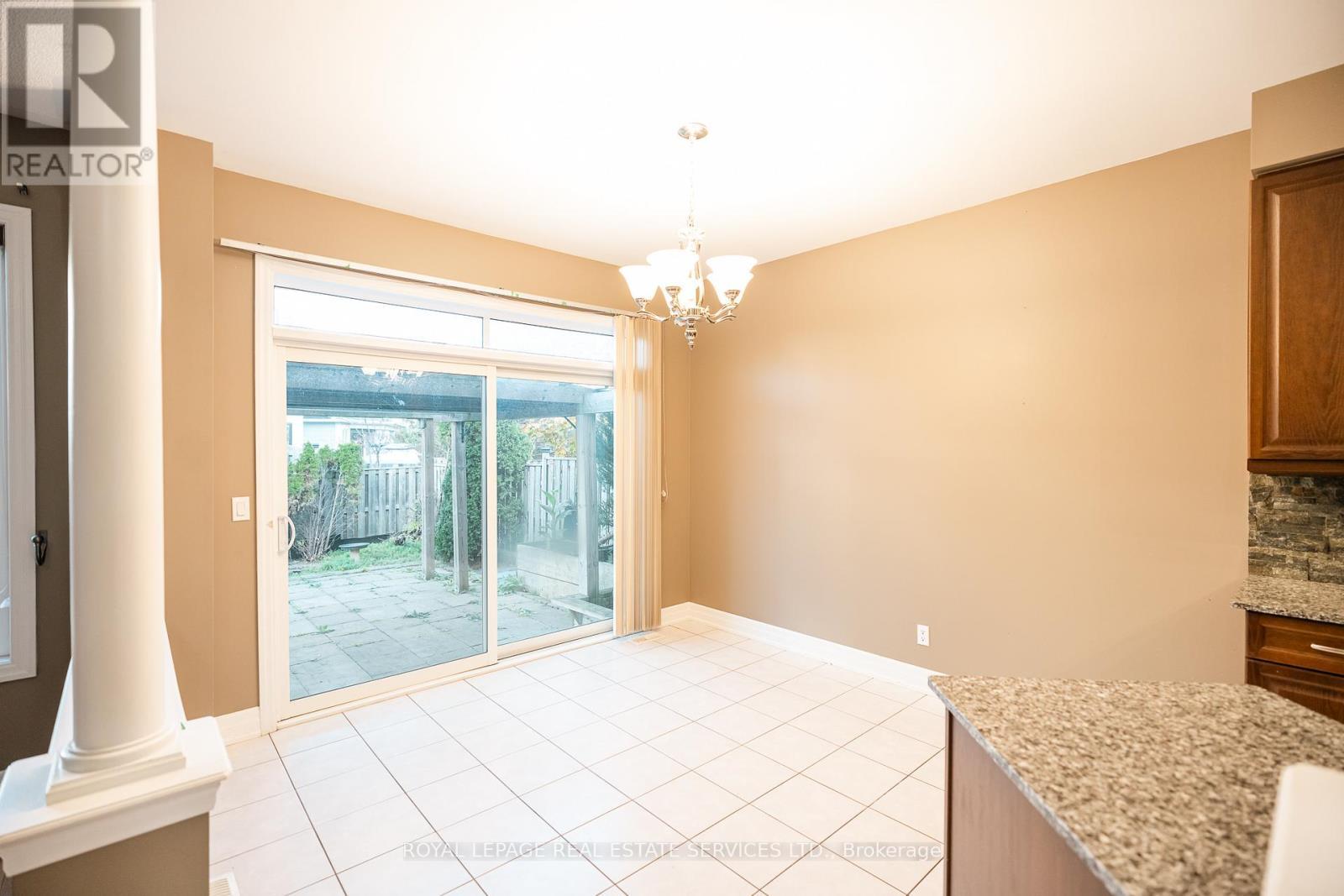 












258 HOLLOWAY TERRACE

,
Milton,




Ontario
L9T0S1

