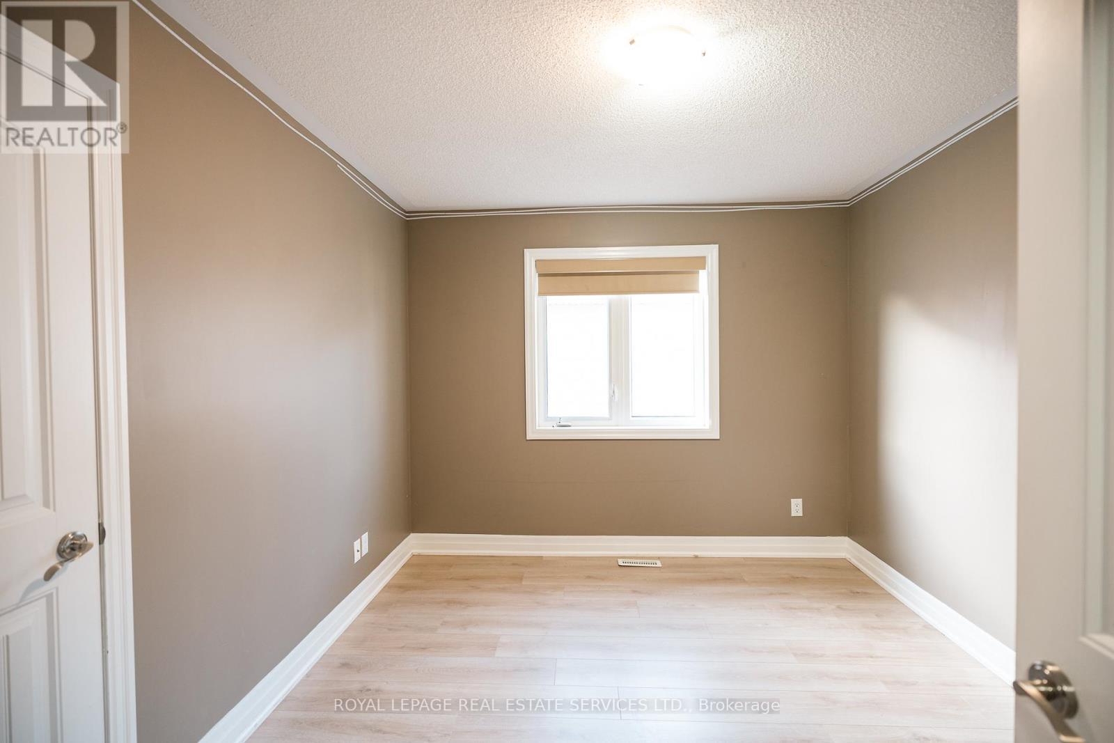 












258 HOLLOWAY TERRACE

,
Milton,




Ontario
L9T0S1

