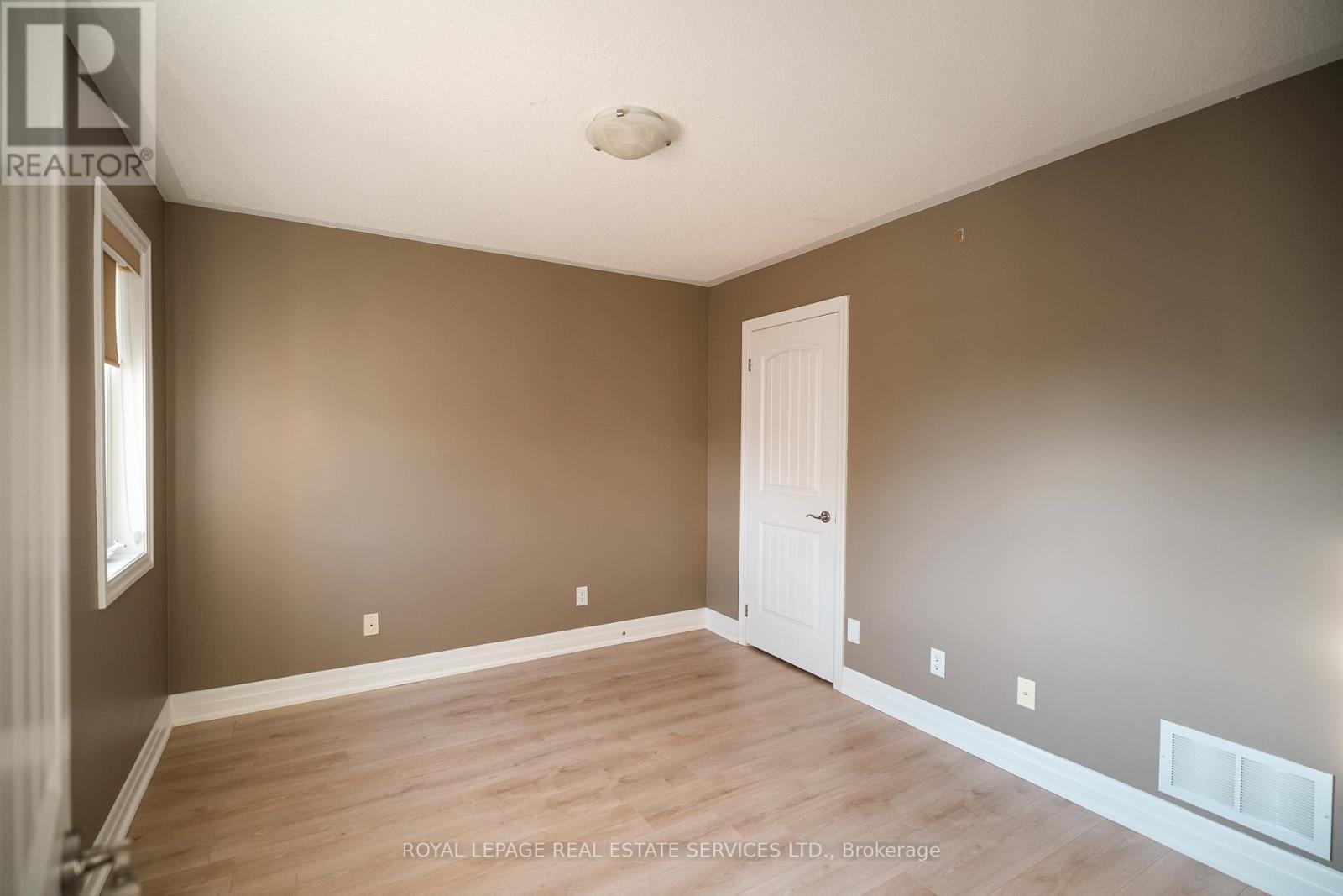 












258 HOLLOWAY TERRACE

,
Milton,




Ontario
L9T0S1

