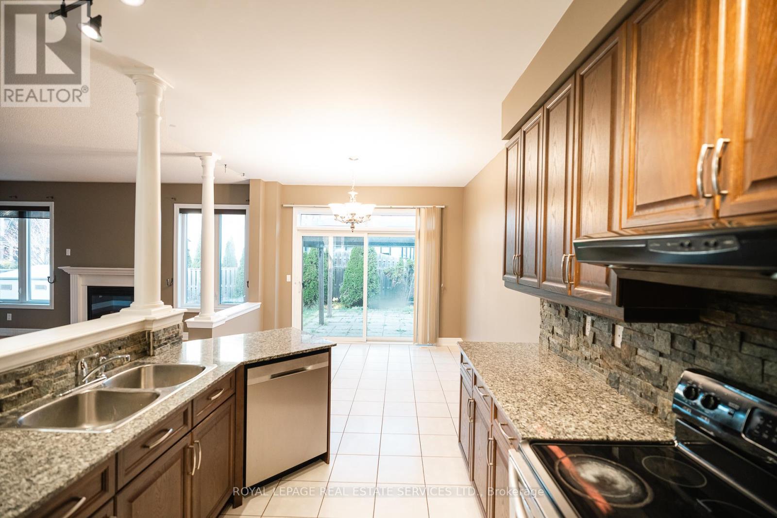 












258 HOLLOWAY TERRACE

,
Milton,




Ontario
L9T0S1

