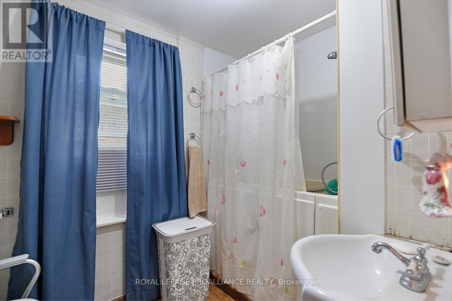 












3641 MAPLE AVENUE

,
Augusta,




Ontario
K0E1T0

