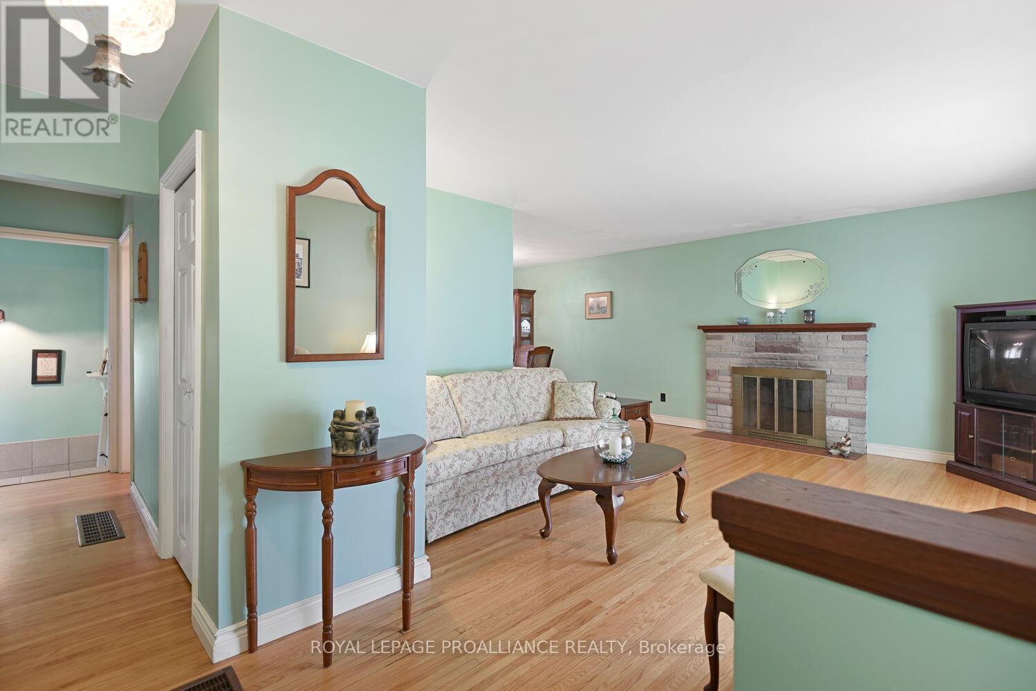 












3507 CHARLEVILLE ROAD

,
Augusta,




Ontario
K0E1T0

