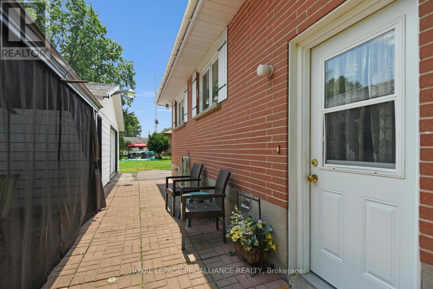 












3507 CHARLEVILLE ROAD

,
Augusta,




Ontario
K0E1T0


