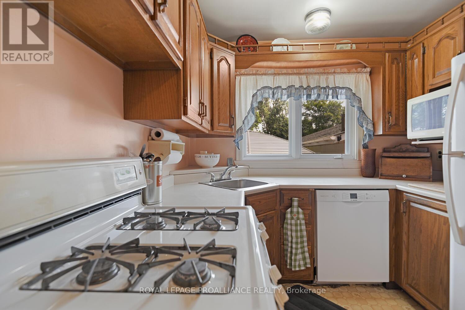 












3507 CHARLEVILLE ROAD

,
Augusta,




Ontario
K0E1T0

