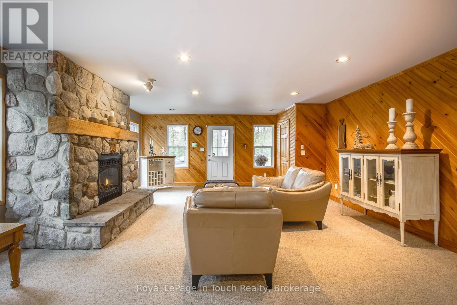 












1751 TINY BEACHES ROAD S

,
Tiny,




Ontario
L0L1P0

