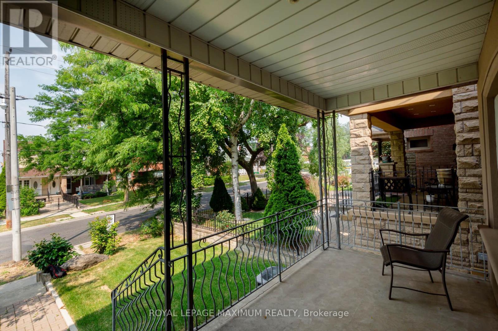 












161 CALEDONIA ROAD

,
Toronto,




Ontario
M6E4S8

