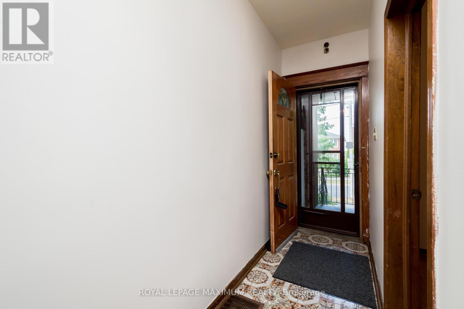 












161 CALEDONIA ROAD

,
Toronto,




Ontario
M6E4S8

